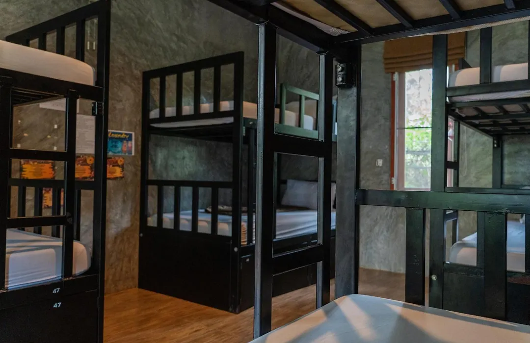 Blanco Hostel Lanta 18 To 35-1