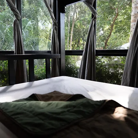 Blanco Hostel Lanta 18 To 35-2